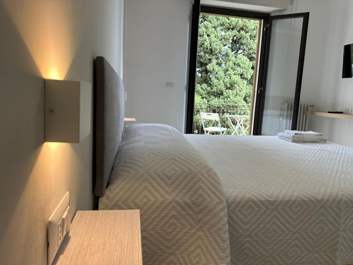 Mira Guest house *