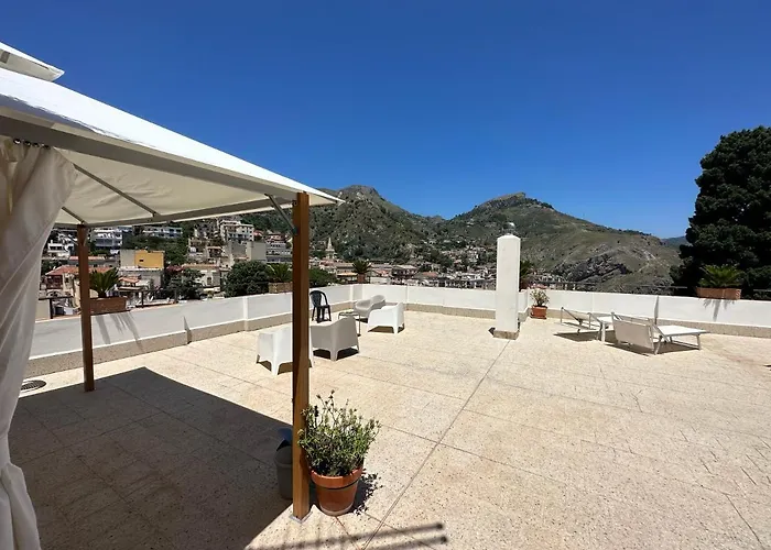 Mira Taormina Rooms
